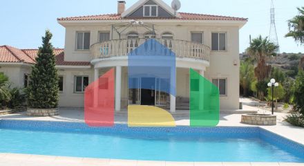 For Sale - Villa 500 m² in Limassol