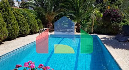 For Sale - Villa 285 m² in Limassol