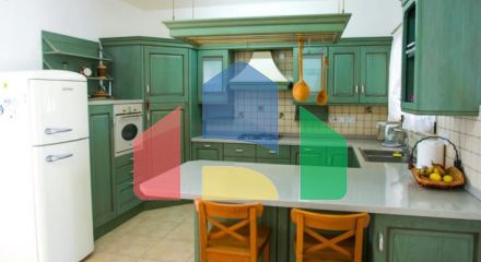 Продаж - Котедж 180 m² В Лимассоле