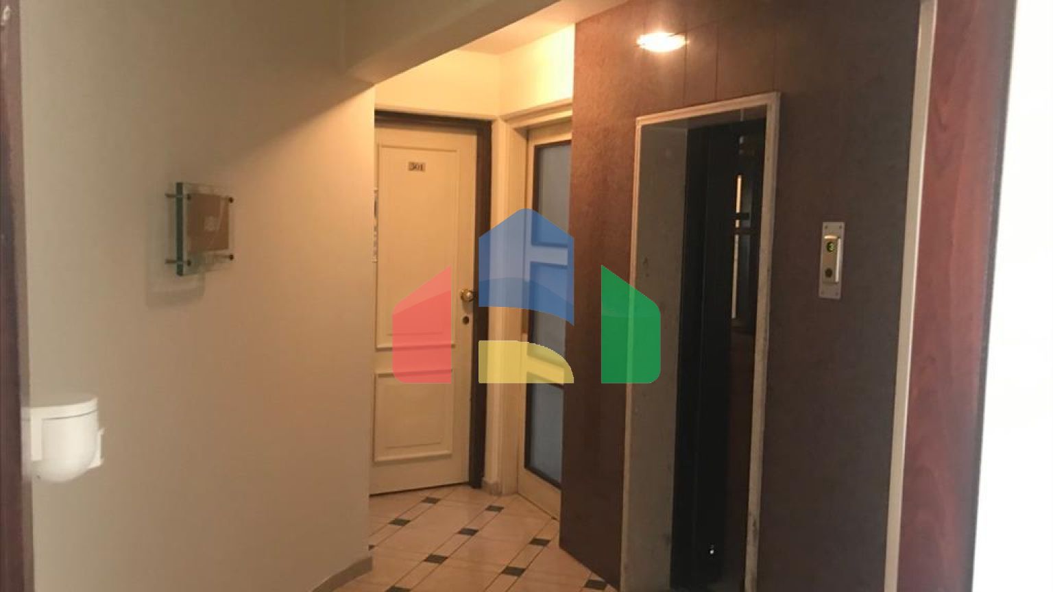 Продаж - Бізнес 203 m² В Лимассоле