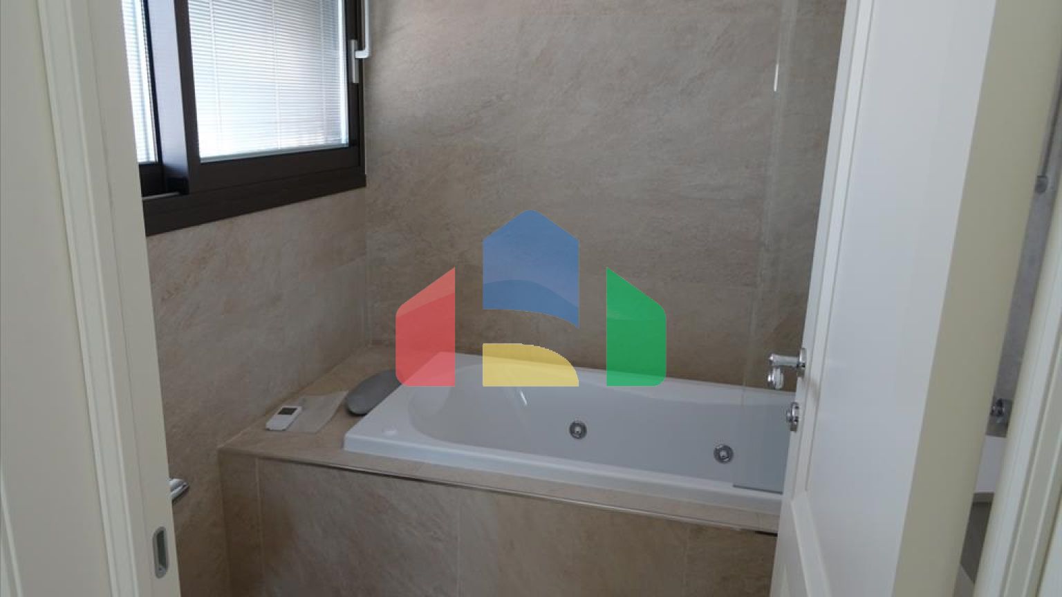 Продаж - Квартира 222 m² В Лимассоле