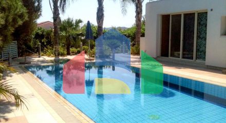 For Sale - Villa 450 m² in Limassol