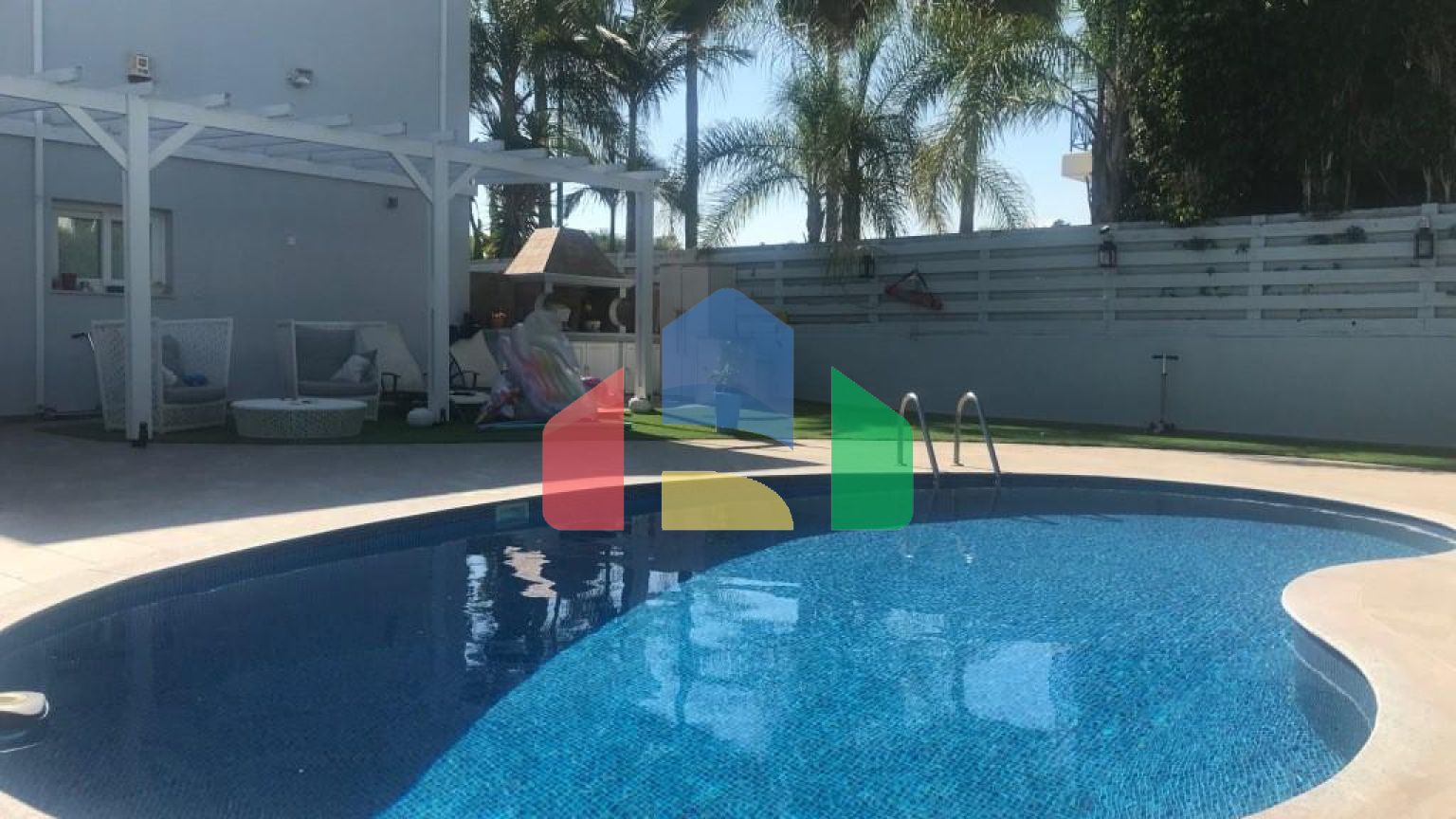 Продаж - Вілла 320 m² В Лимассоле