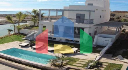 For Sale - Villa 256 m² in Limassol