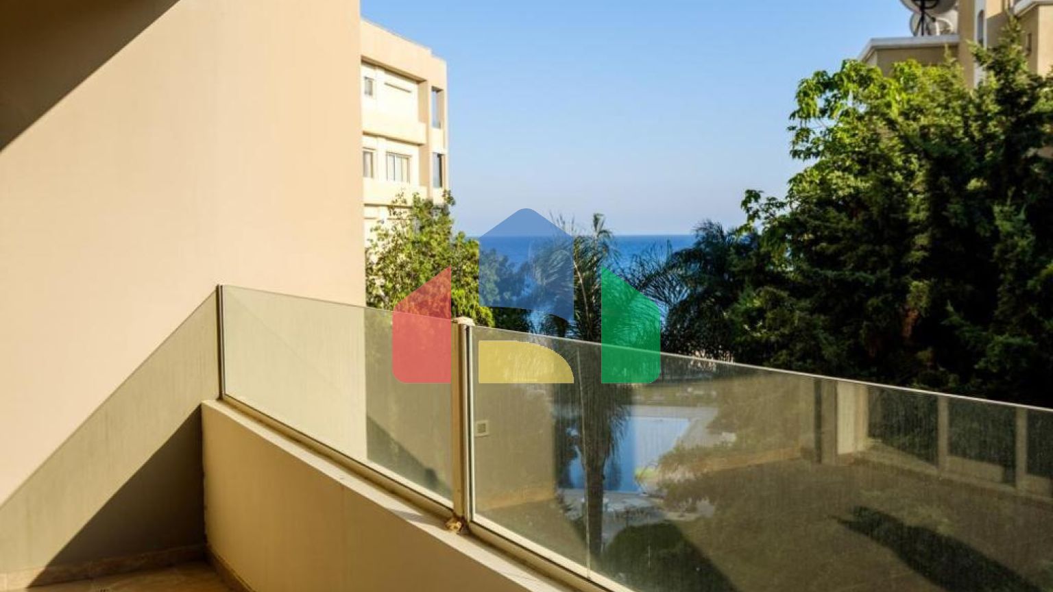 Продаж - Квартира 200 m² В Лимассоле