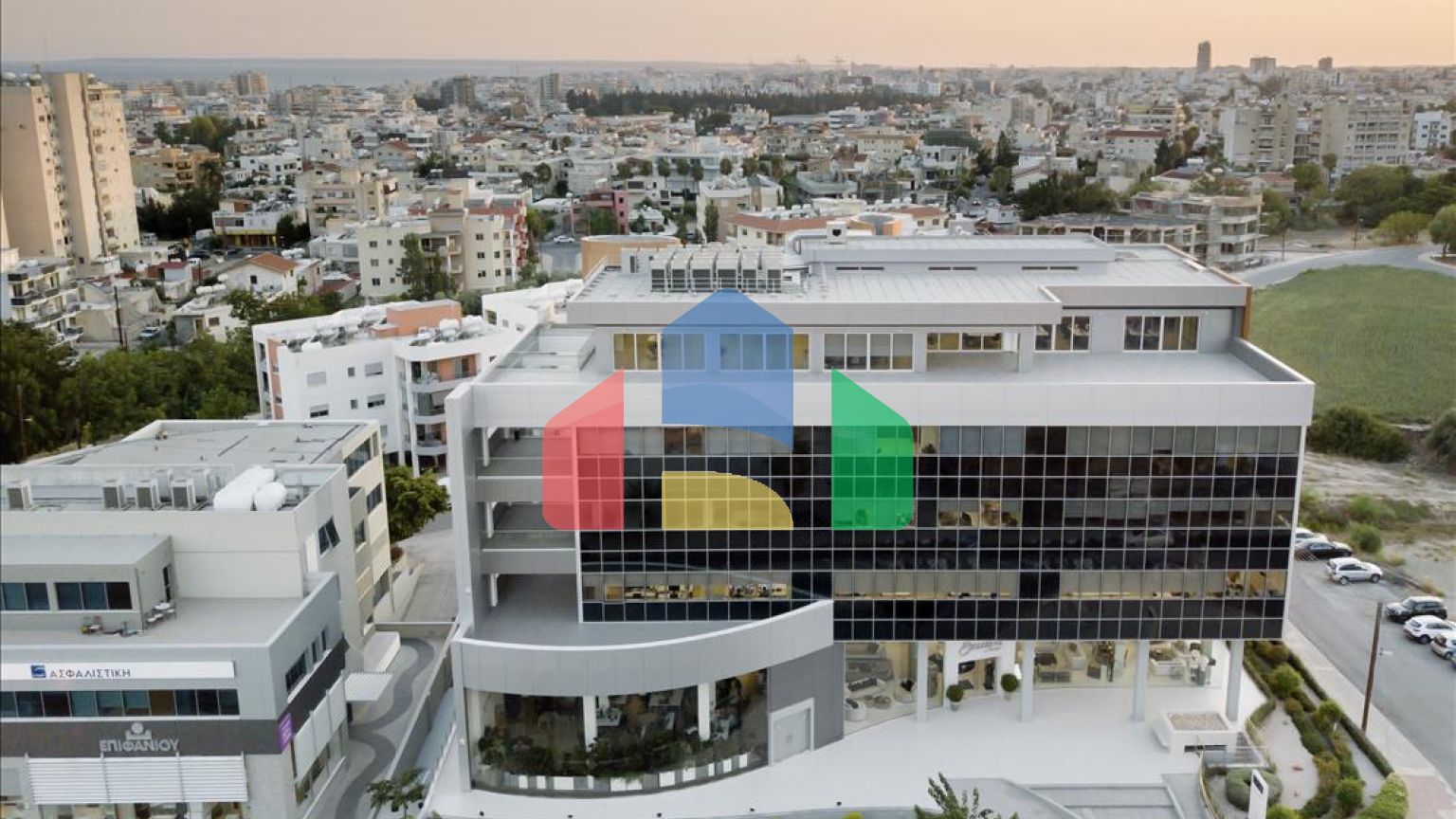 Продаж - Бізнес 6362 m² В Лимассоле