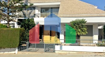 For Sale - Detached house 300 m² in Limassol