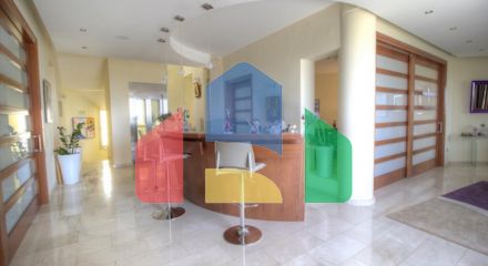 Продаж - Вілла 675 m² В Лимассоле