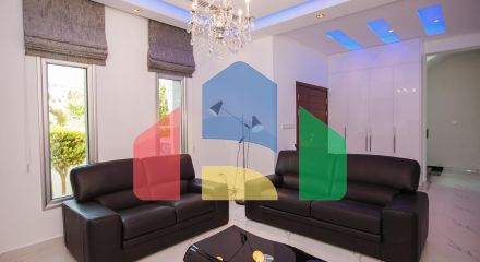 Продаж - Вілла 275 m² В Лимассоле