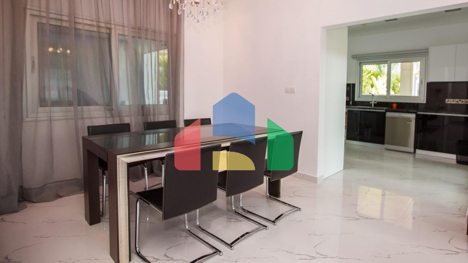 Продаж - Вілла 275 m² В Лимассоле