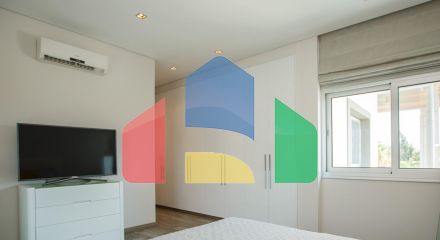 Продаж - Вілла 275 m² В Лимассоле