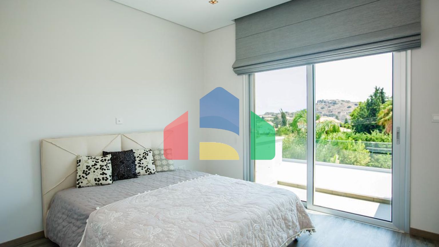 Продаж - Вілла 275 m² В Лимассоле