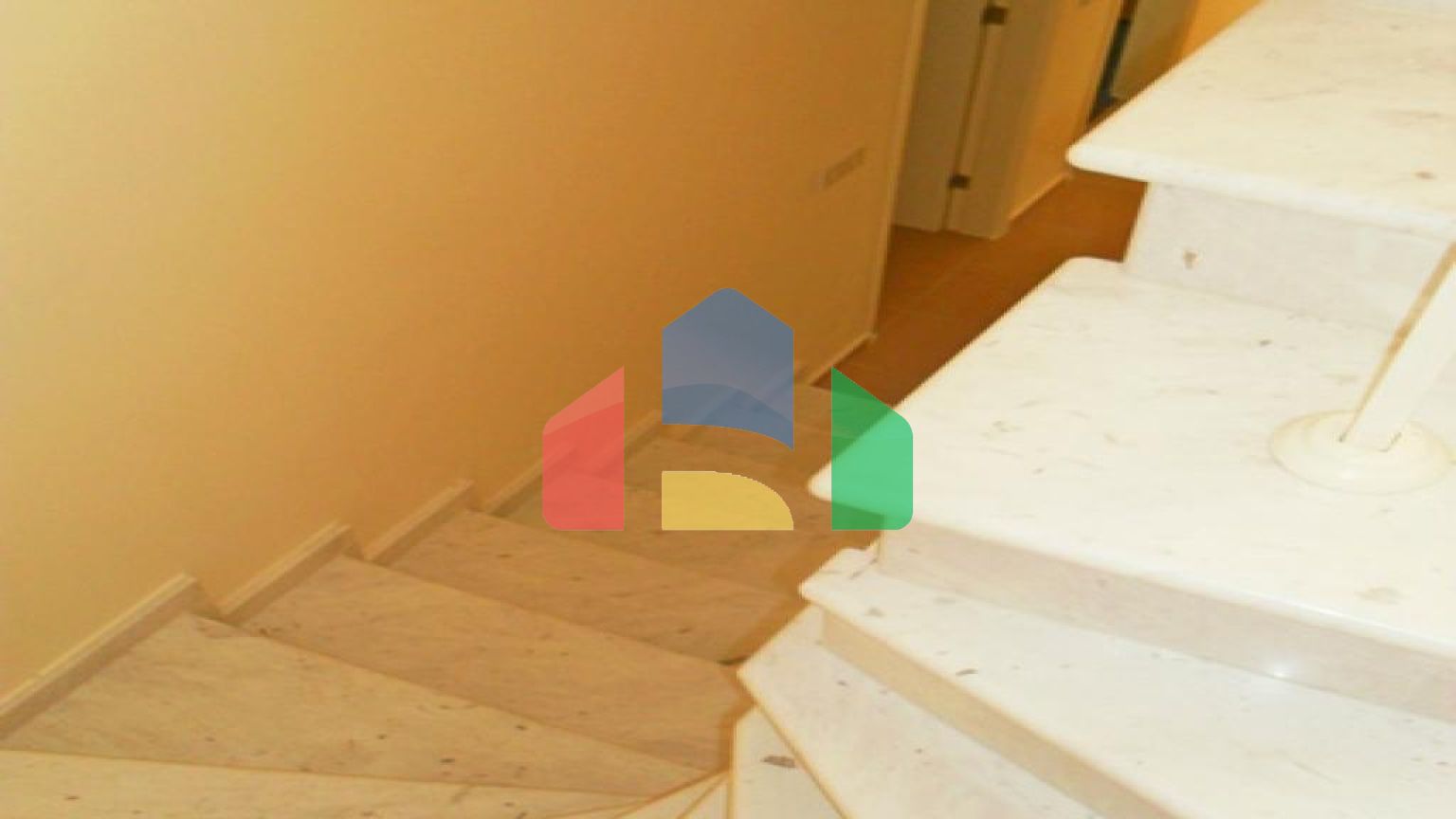 Продаж - Вілла 243 m² В Лимассоле