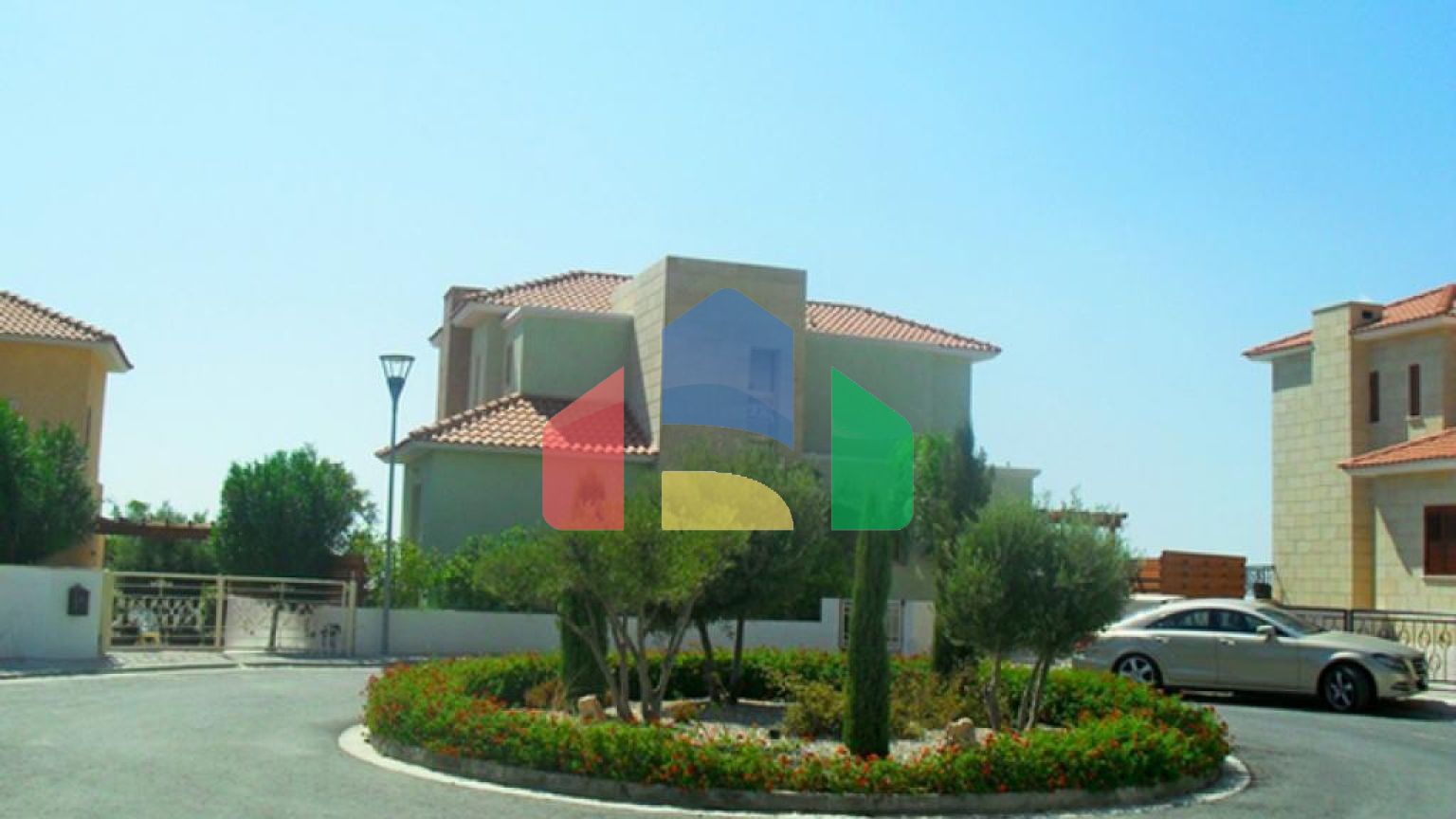 Продаж - Вілла 243 m² В Лимассоле