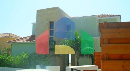 Продаж - Вілла 243 m² В Лимассоле