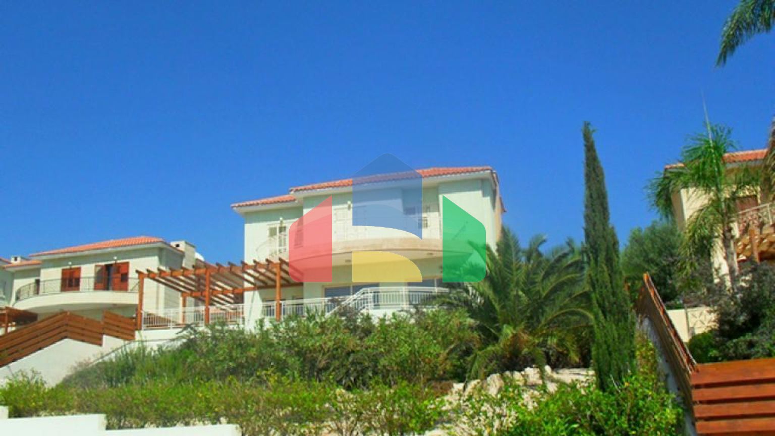 Продаж - Вілла 243 m² В Лимассоле