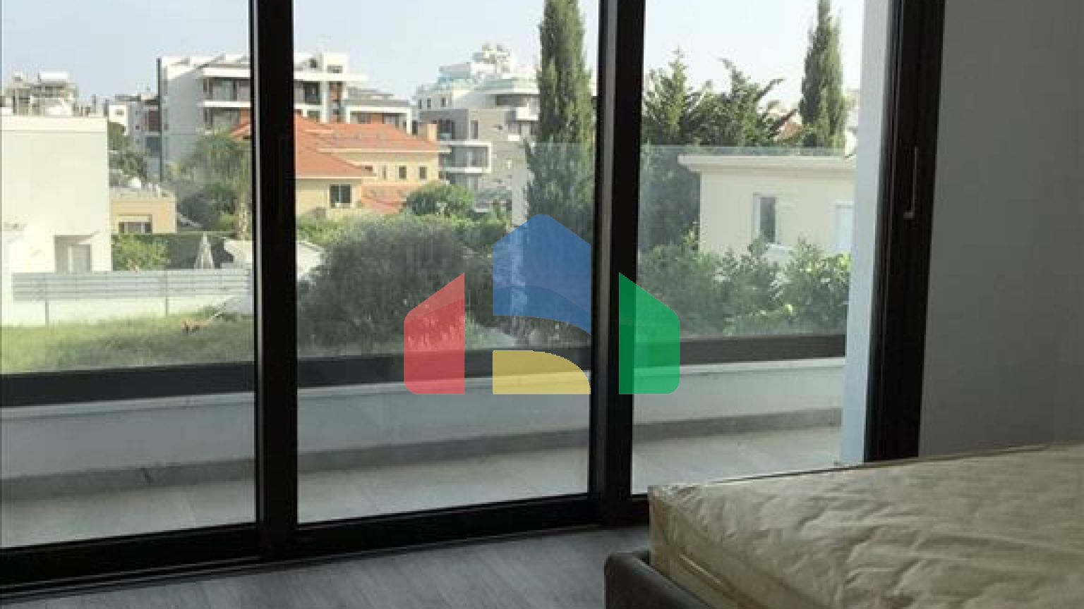 Продаж - Вілла 594 m² В Лимассоле