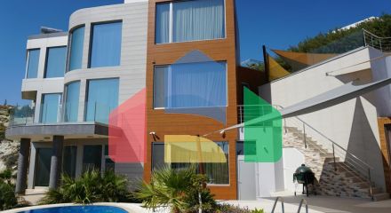 For Sale - Villa 535 m² in Limassol
