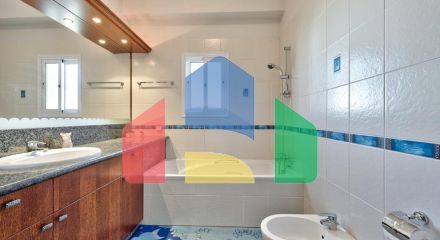 Продаж - Вілла 575 m² В Лимассоле