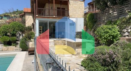For Sale - Villa 380 m² in Limassol