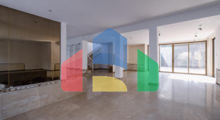 For Sale - Detached house 411 m² in Nicosia