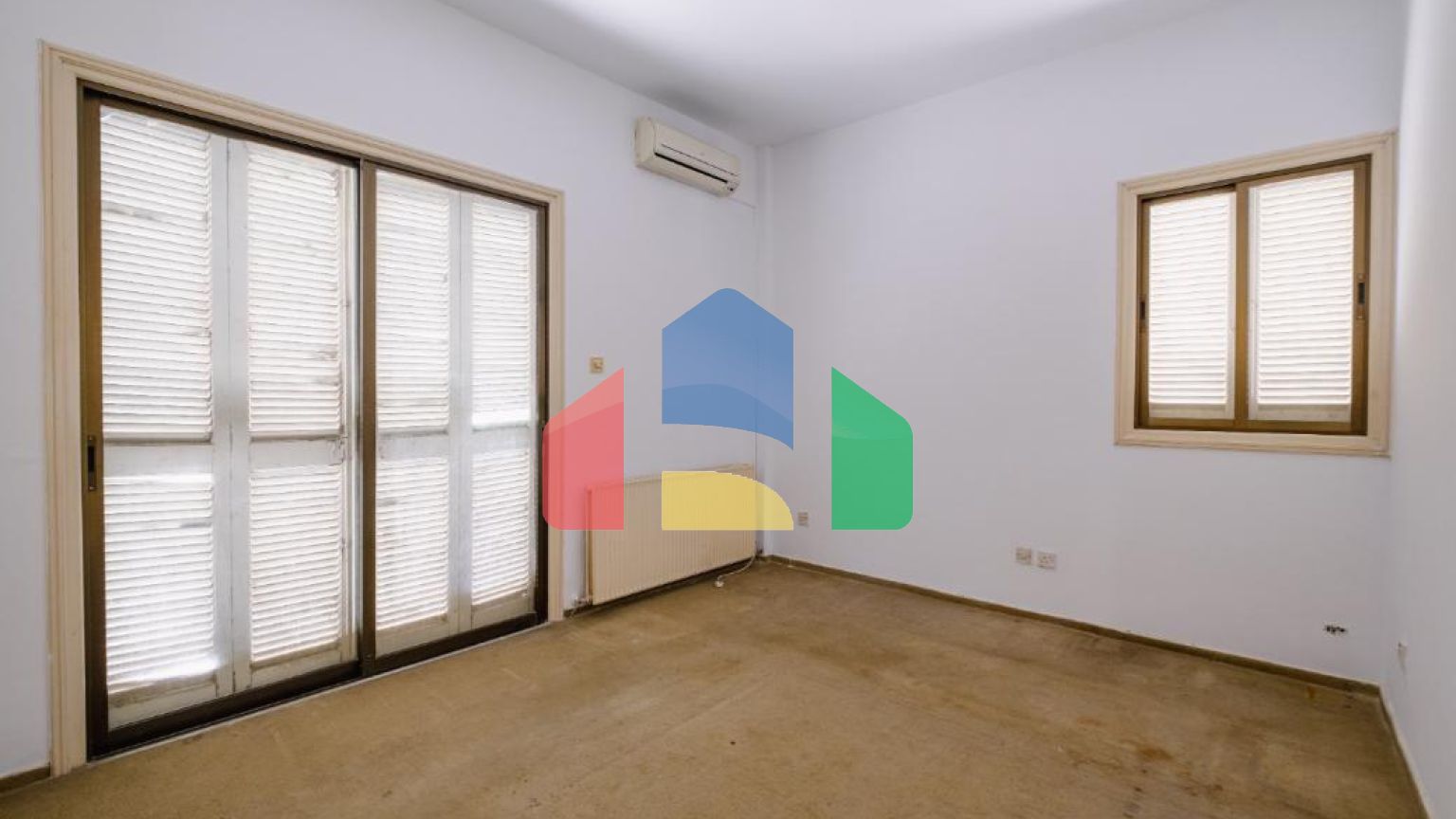 Продаж - Котедж 411 m² В Никосии