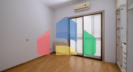 Продаж - Котедж 411 m² В Никосии