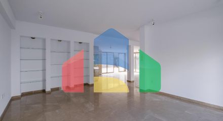 Продаж - Котедж 411 m² В Никосии