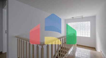 Продаж - Котедж 411 m² В Никосии