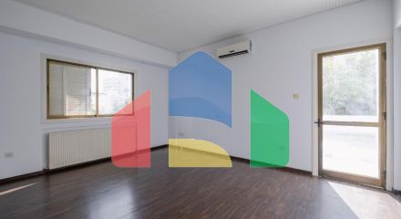 Продаж - Котедж 411 m² В Никосии