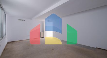 Продаж - Котедж 411 m² В Никосии