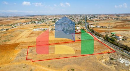 Продажа - Земельный участок 12444 m² в Никосии