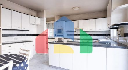 Продажа - Коттедж 350 m² в Никосии