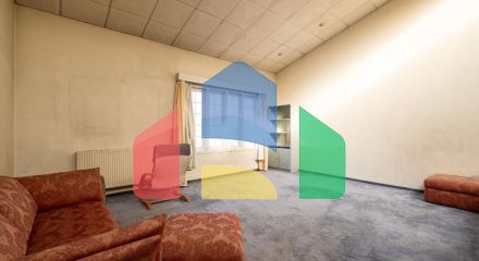 Продаж - Котедж 350 m² В Никосии