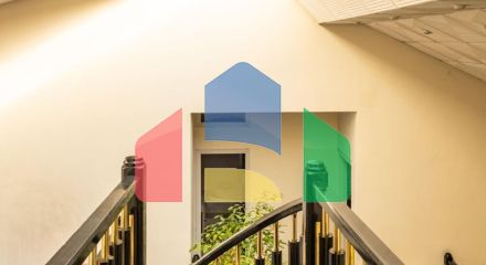 Продаж - Котедж 350 m² В Никосии