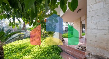 Продаж - Котедж 350 m² В Никосии