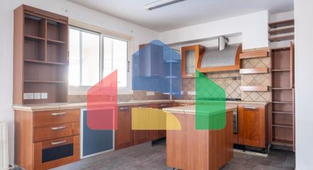 Продажа - Бизнес 595 m² в Никосии