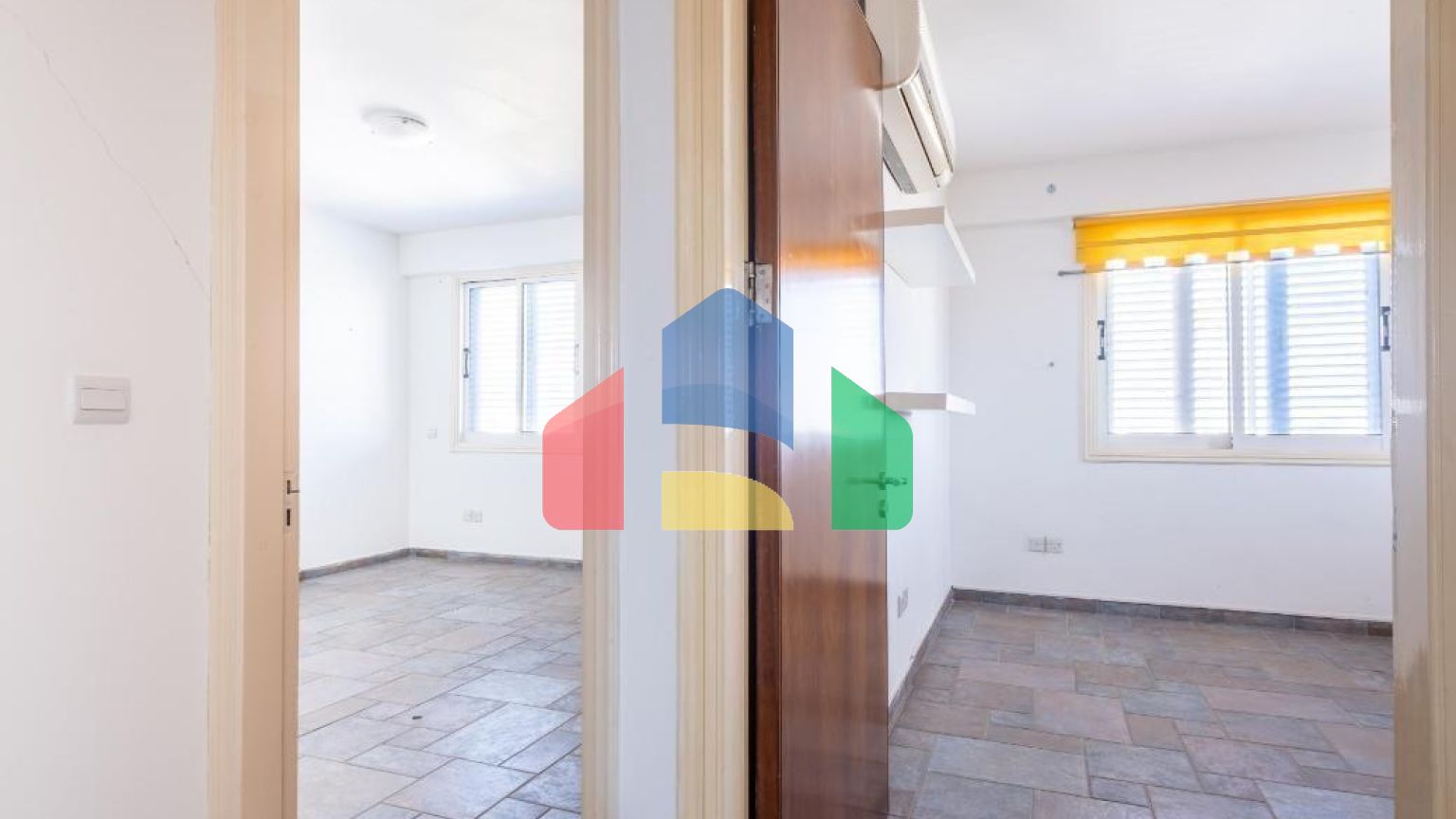 Продаж - Бізнес 595 m² В Никосии