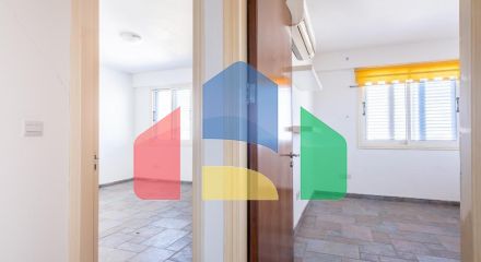 Продаж - Бізнес 595 m² В Никосии