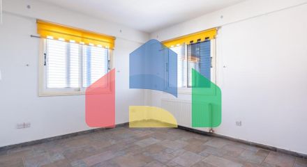 Продаж - Бізнес 595 m² В Никосии