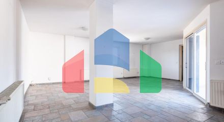 Продаж - Бізнес 595 m² В Никосии