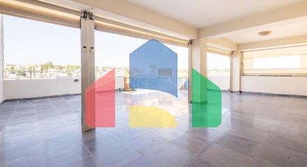 Продаж - Бізнес 595 m² В Никосии