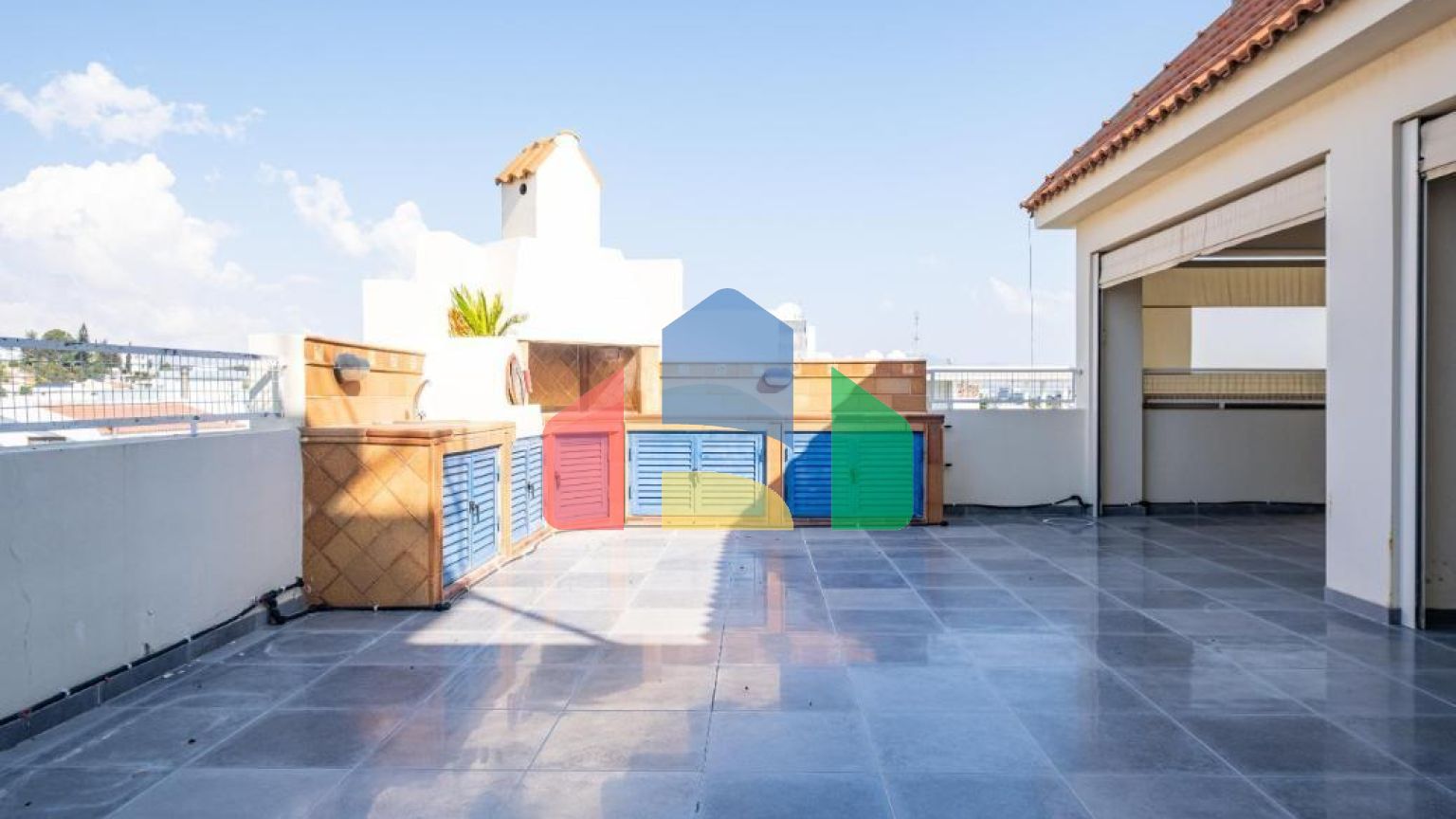 Продаж - Бізнес 595 m² В Никосии