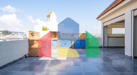 Продаж - Бізнес 595 m² В Никосии