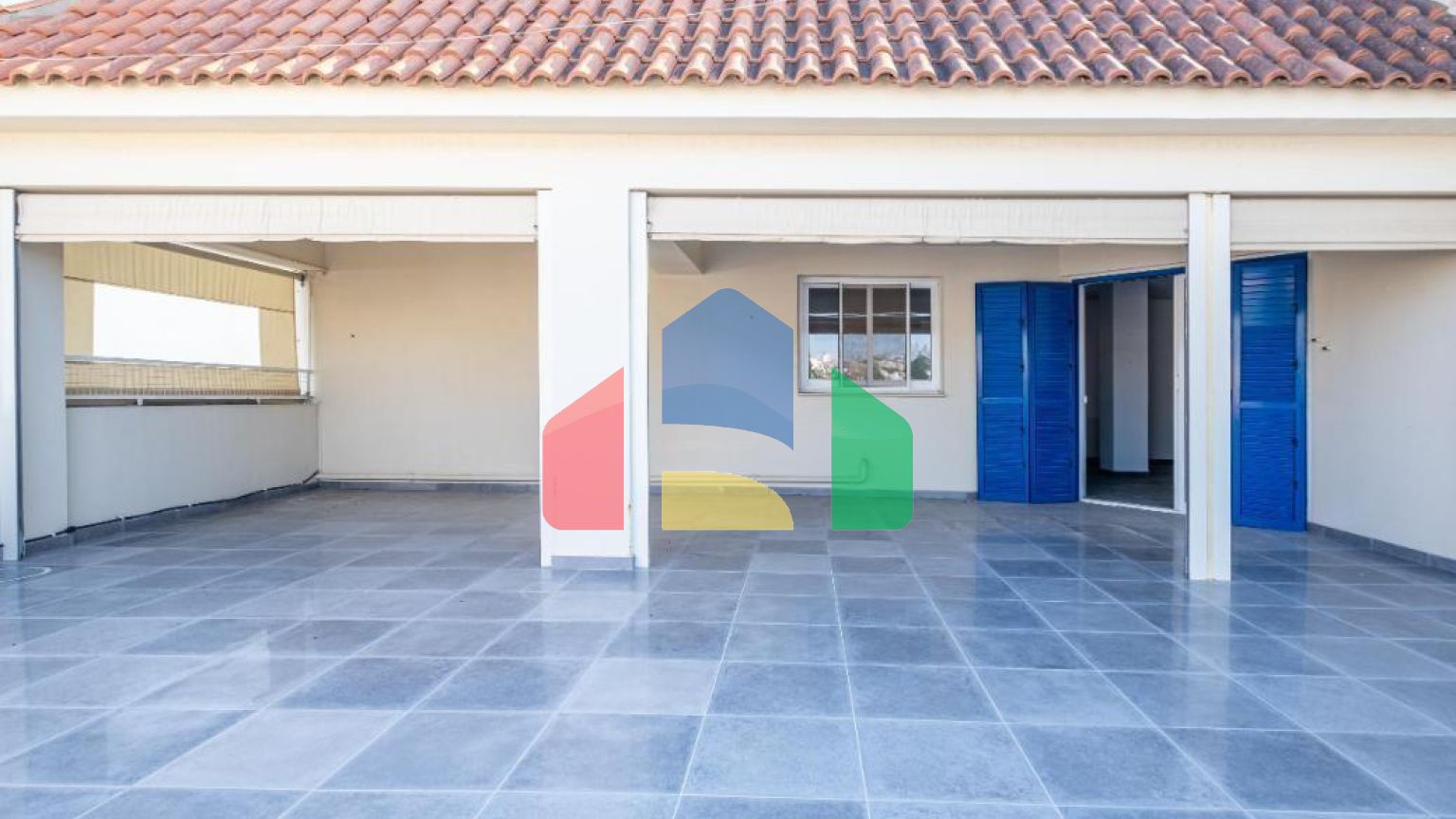 Продаж - Бізнес 595 m² В Никосии