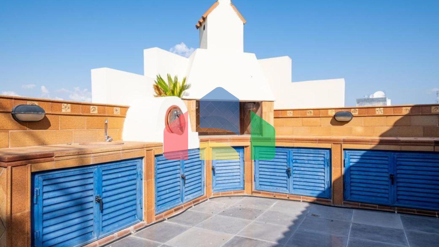 Продаж - Бізнес 595 m² В Никосии