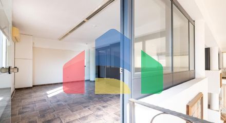 Продаж - Бізнес 595 m² В Никосии