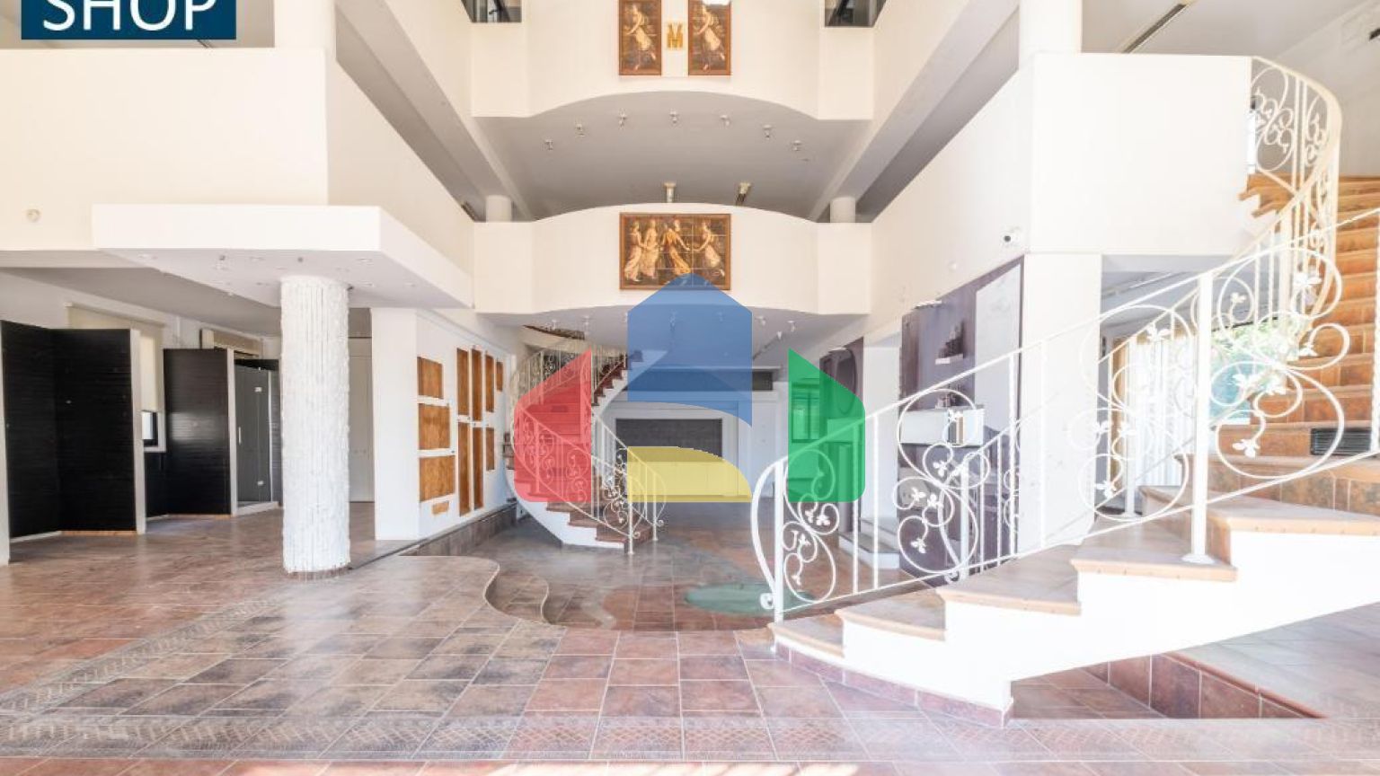 Продаж - Бізнес 595 m² В Никосии