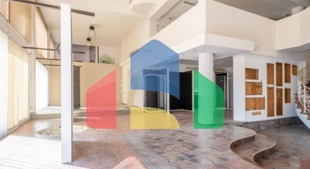 Продаж - Бізнес 595 m² В Никосии