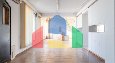 Продаж - Бізнес 595 m² В Никосии